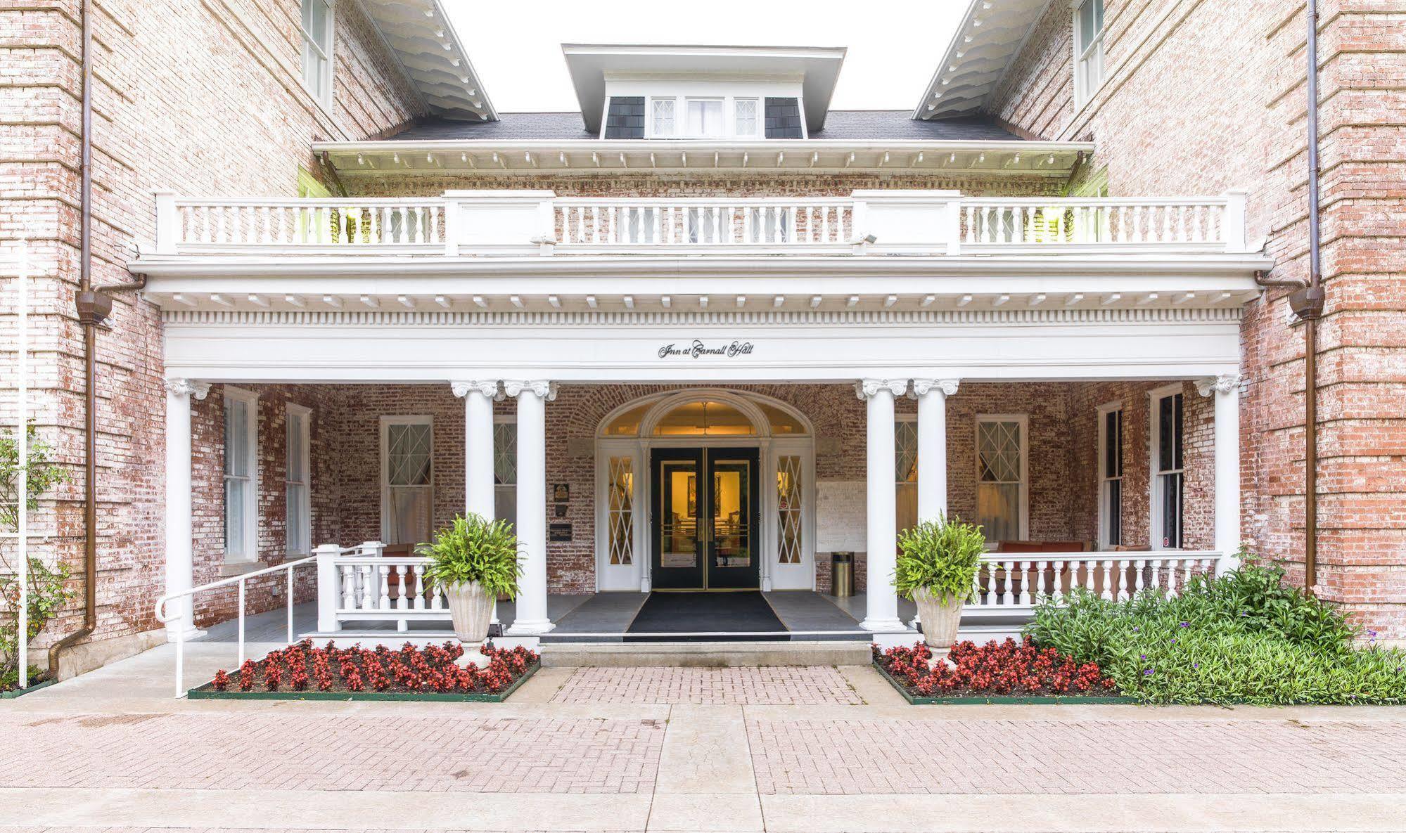 Inn At Carnall Hall Fayetteville Exterior photo